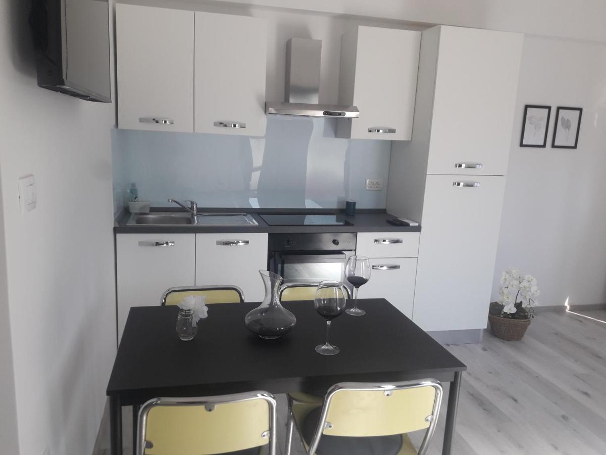 Apartma Oddih Dutovlje Exteriér fotografie