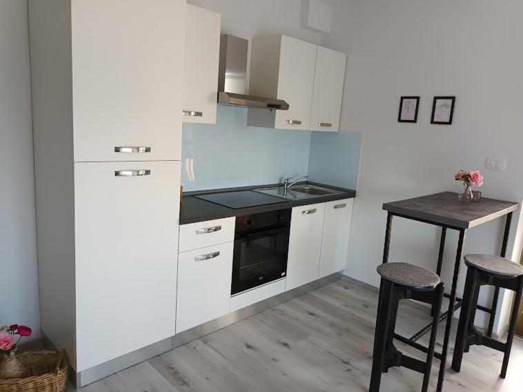 Apartma Oddih Dutovlje Exteriér fotografie
